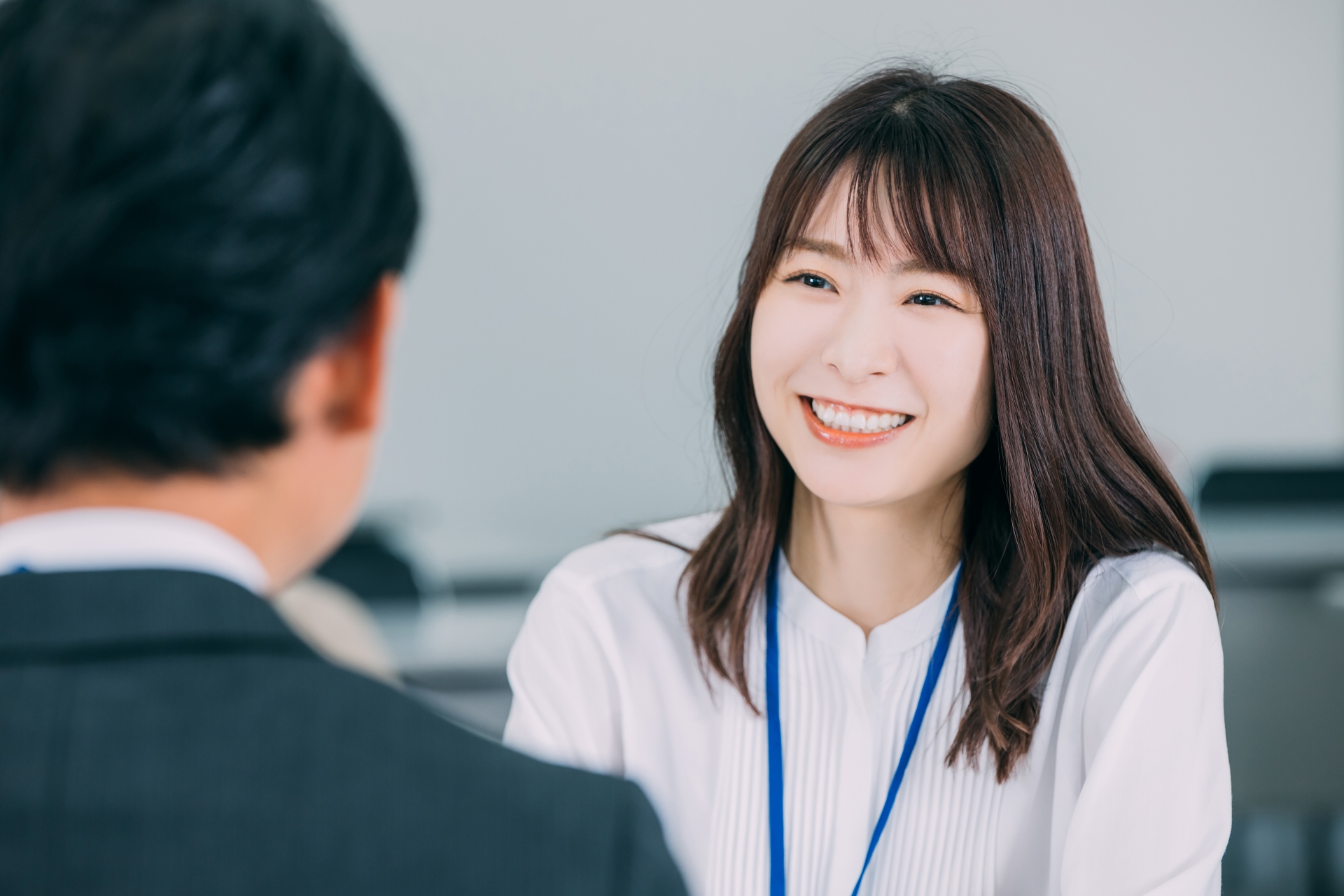 接客中の女性